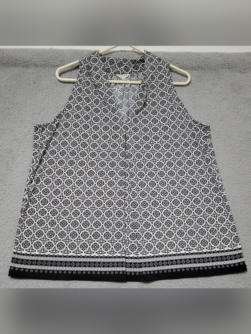 Max Studio Women's Sleeveless Black & White Shirt Large